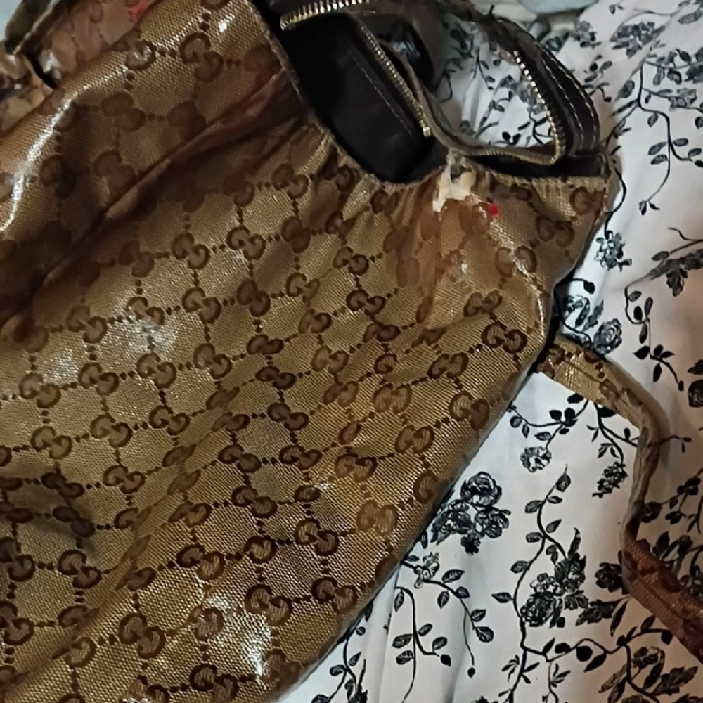 Gucci Shiny Brown Monogram Travel Bag - Picture 8 of 10